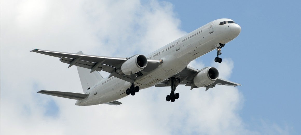 Boeing 757 in Flight