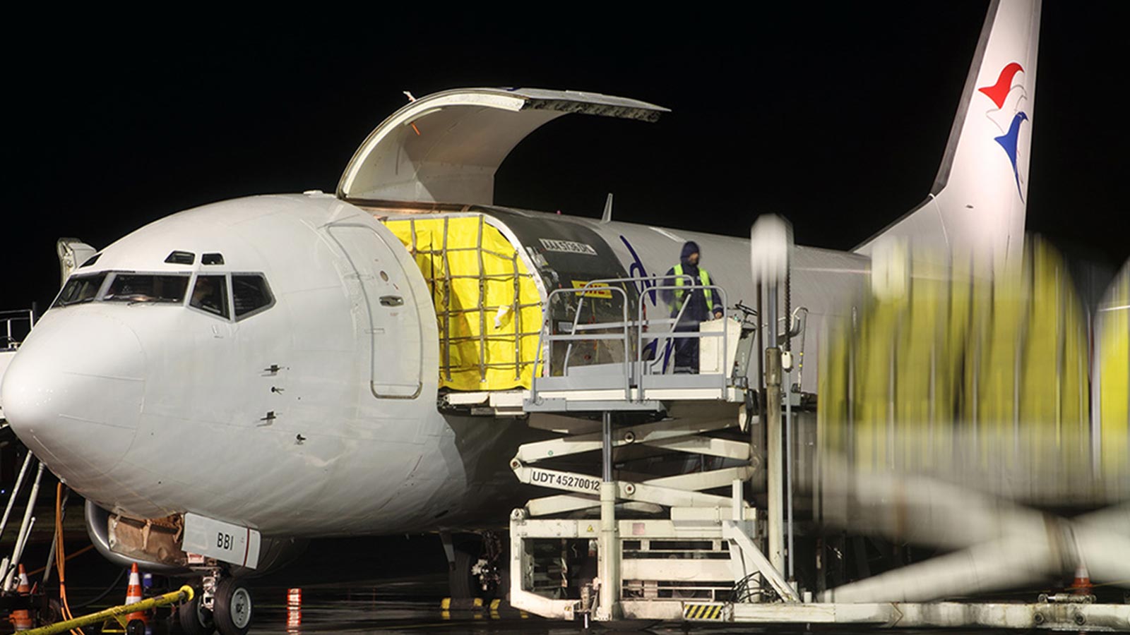Boeing B737-300F