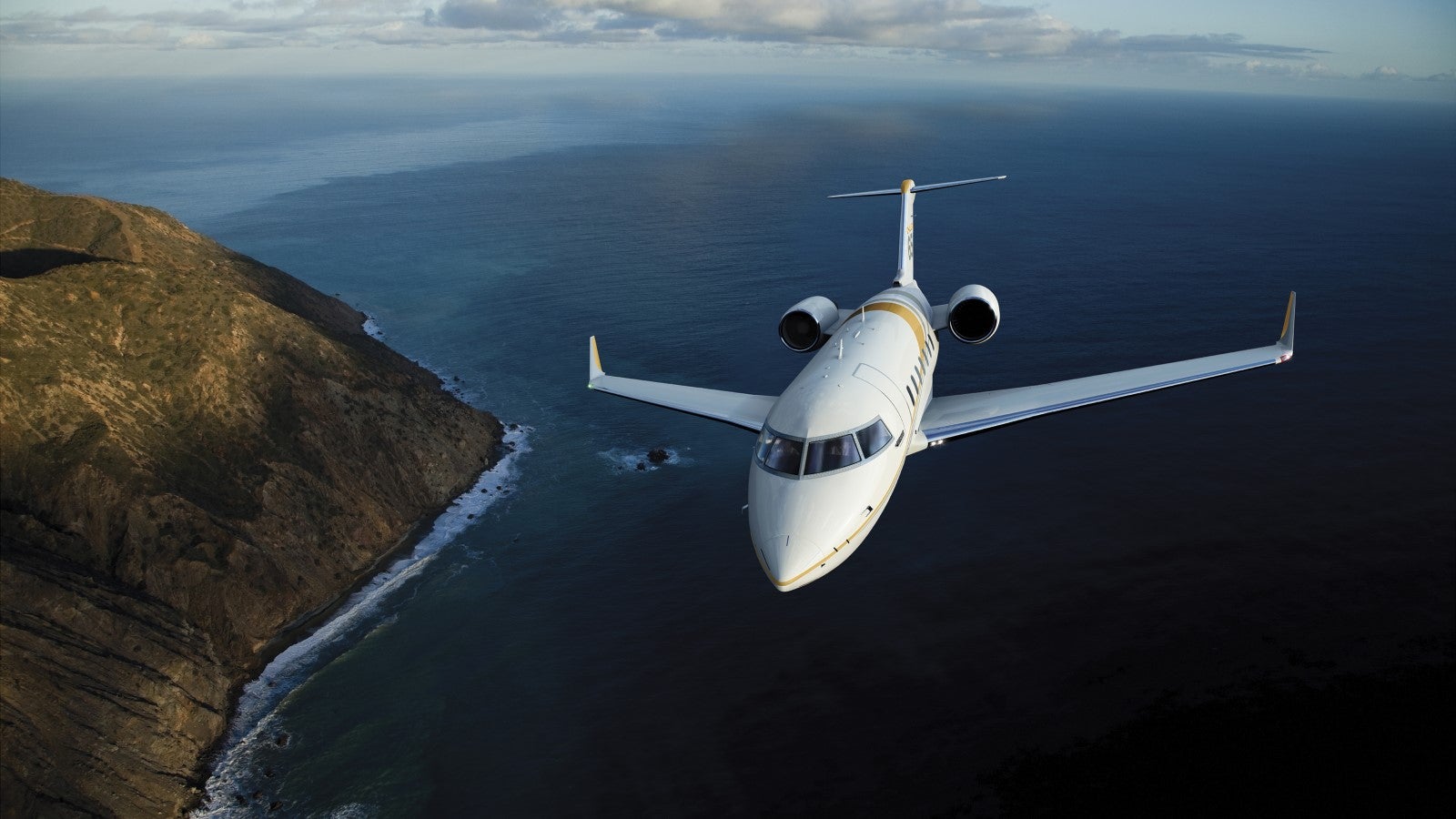 Bombardier Challenger 650 Exterior