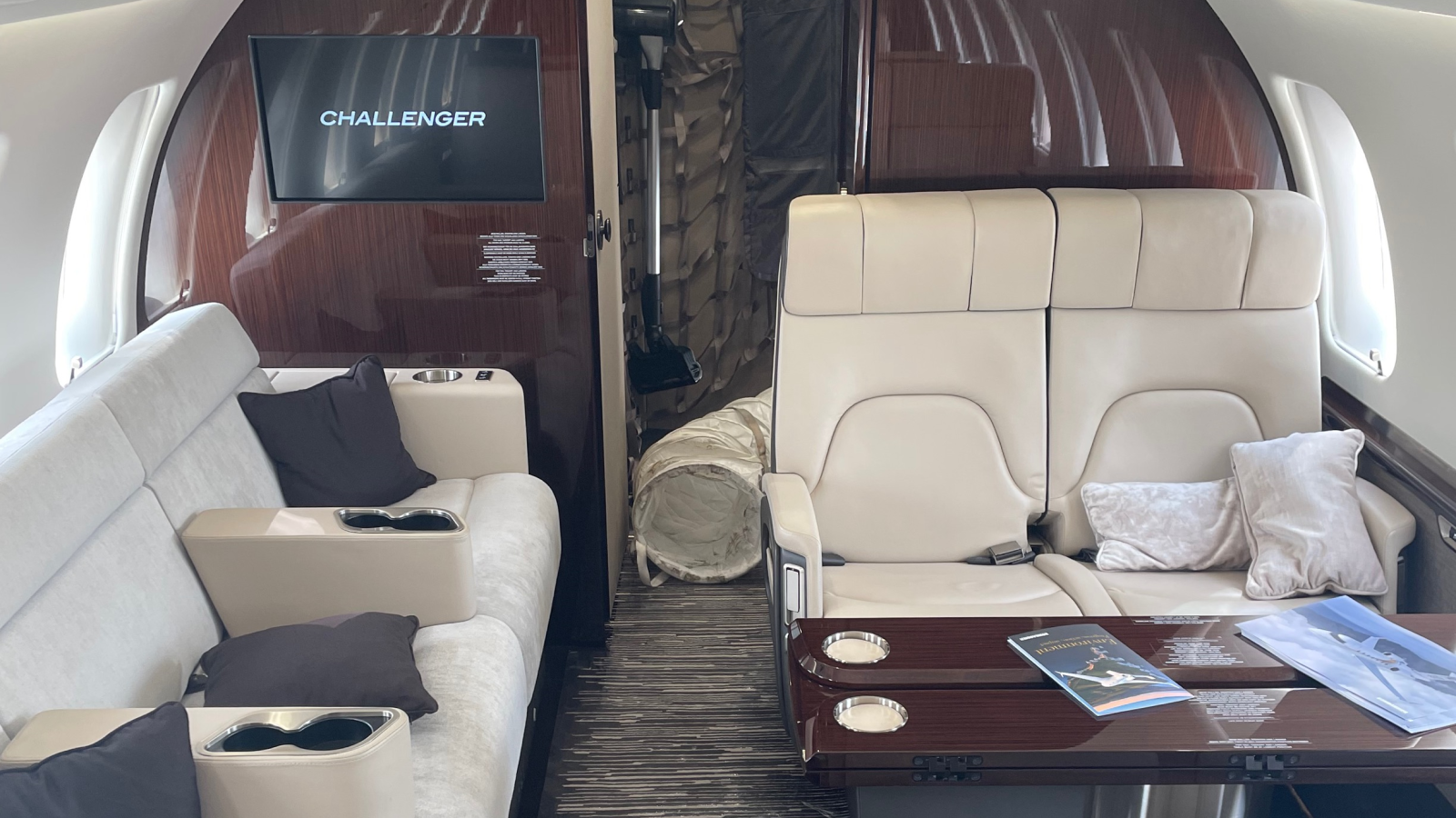 Bombardier Challenger 650 Interior