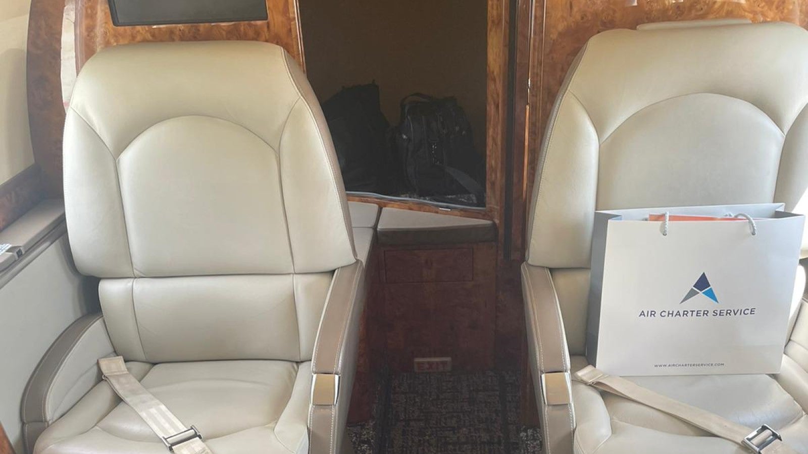 Bombardier Learjet 60 Interior