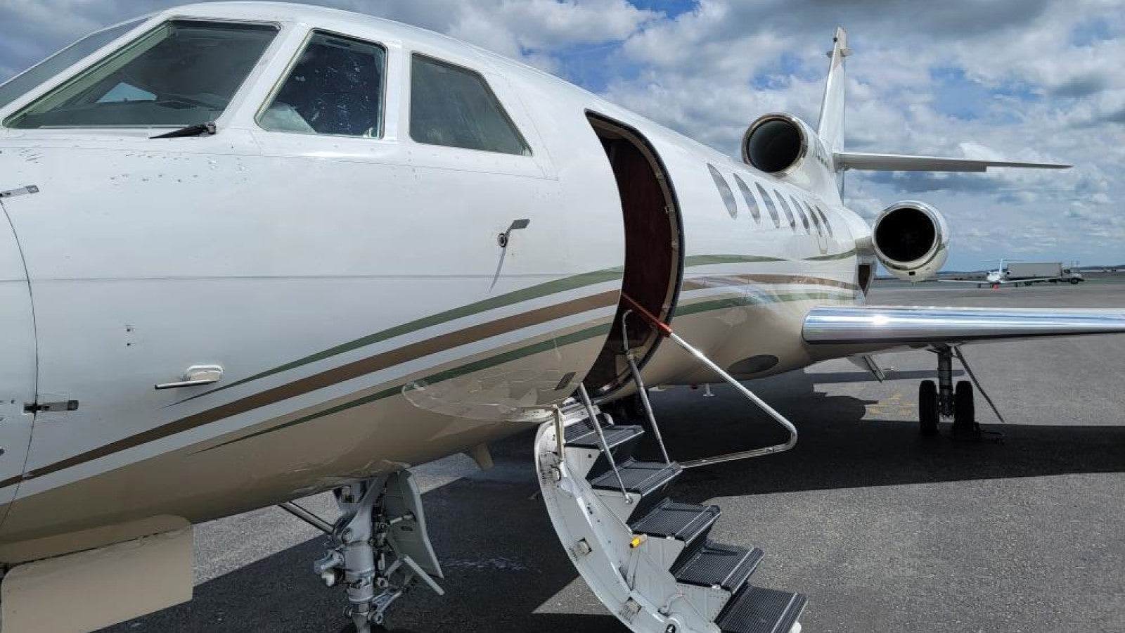 Dassault Falcon 50 50EX Exterior