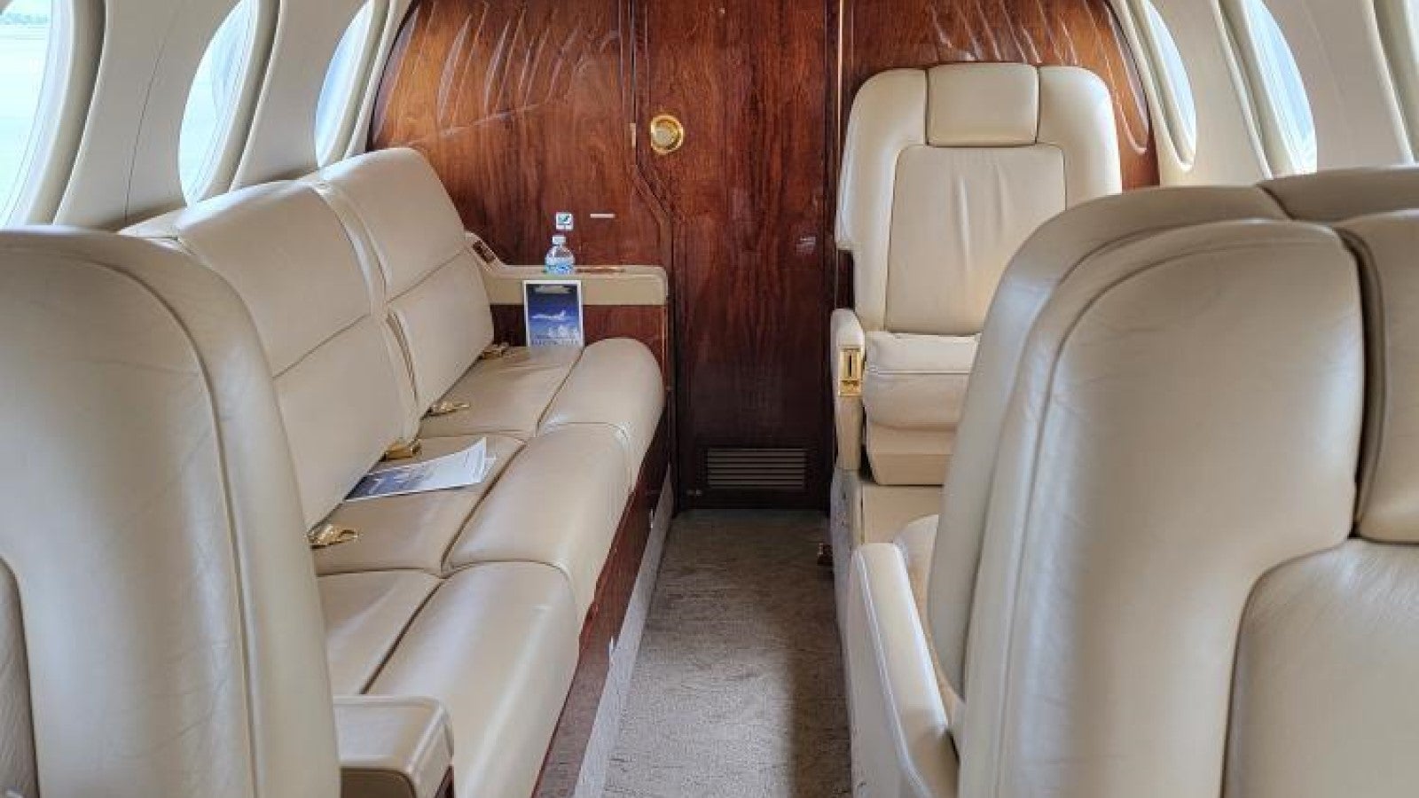 Dassault Falcon 50 50EX Interior
