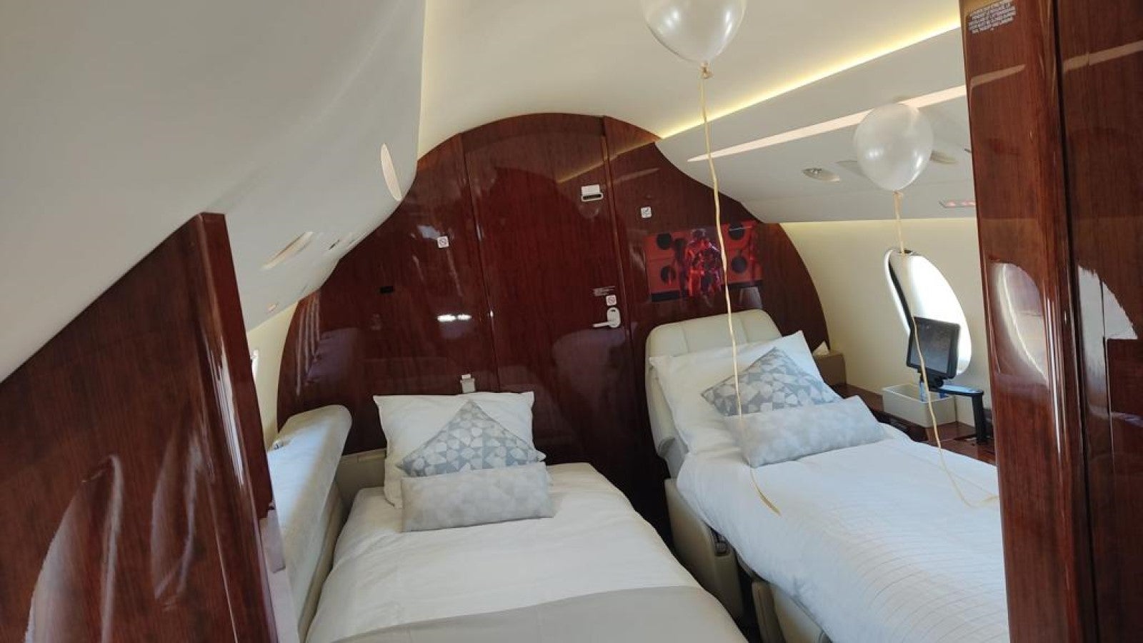 Dassault Falcon 8X Interior
