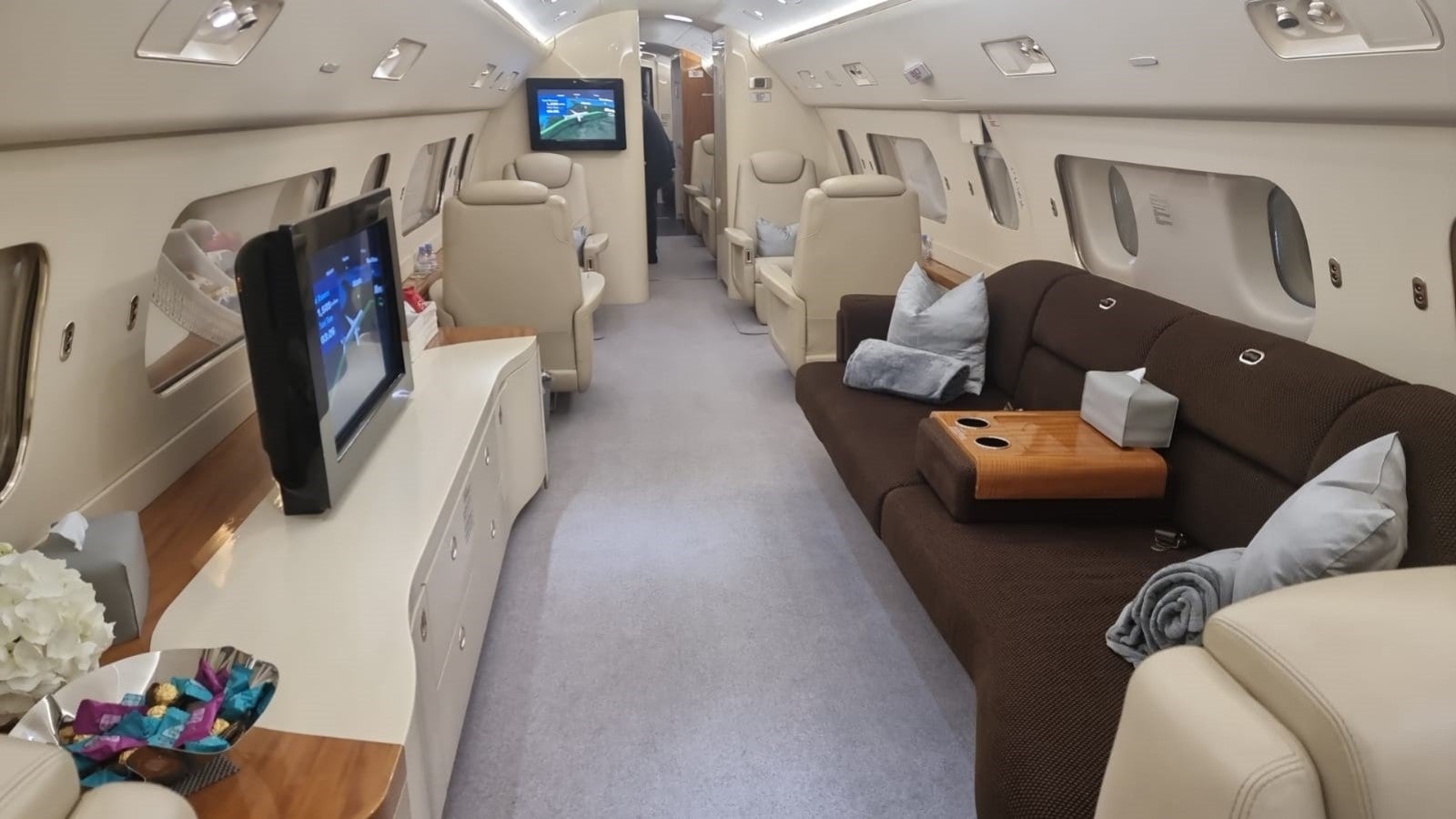 Embraer Lineage 1000 Interior