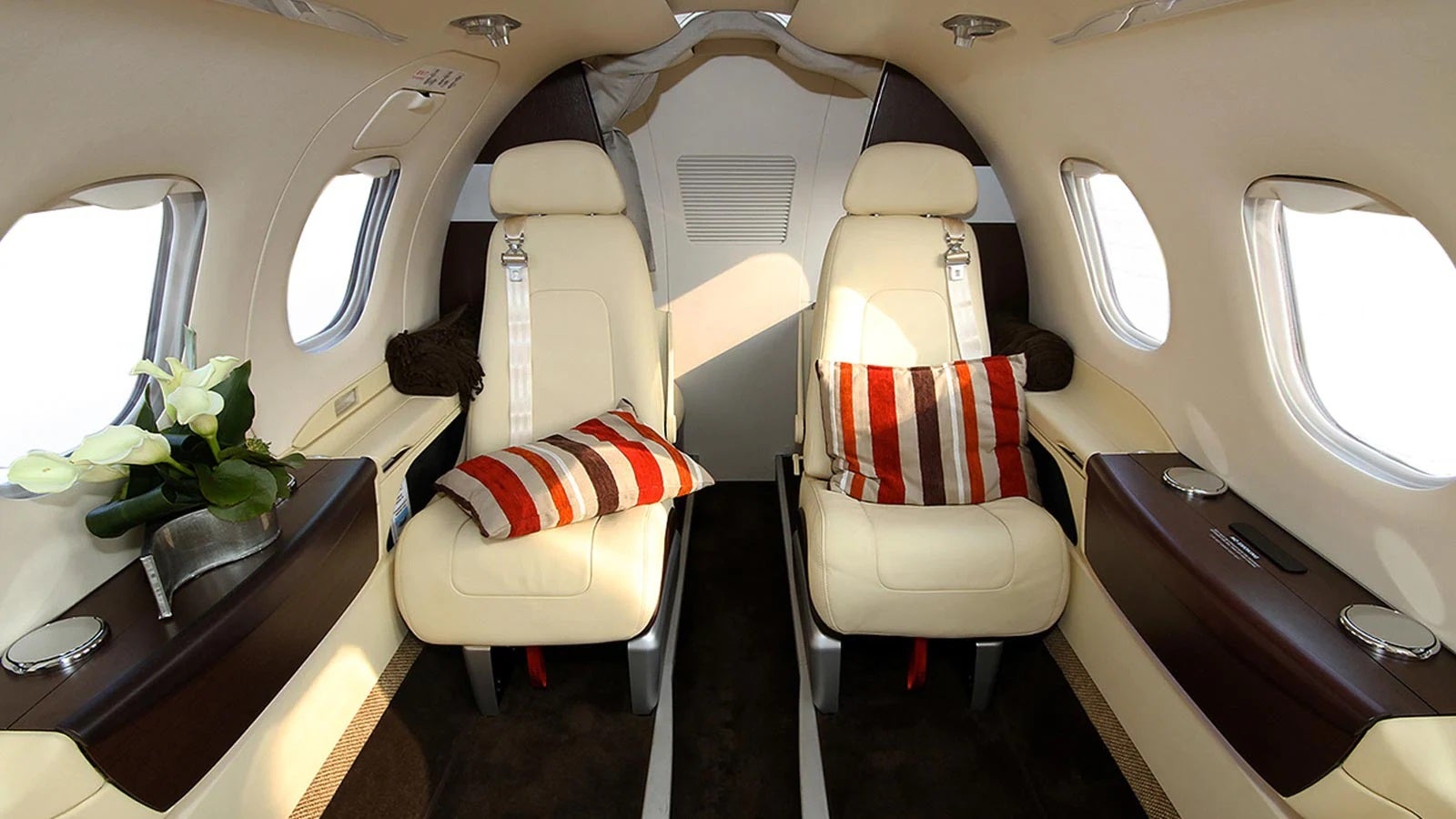Embraer Phenom 100 Interior