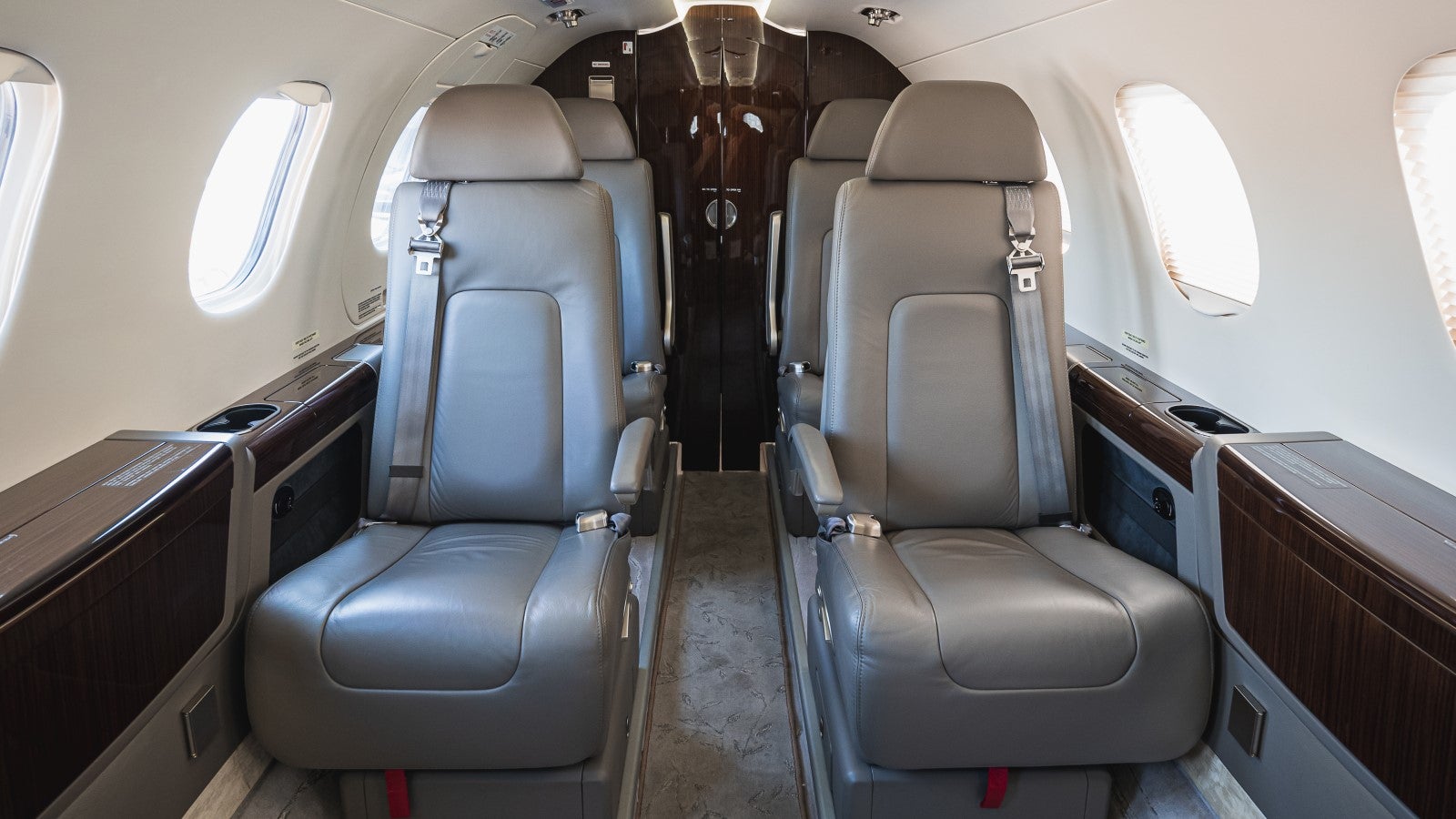 Embraer Phenom 300 Interior