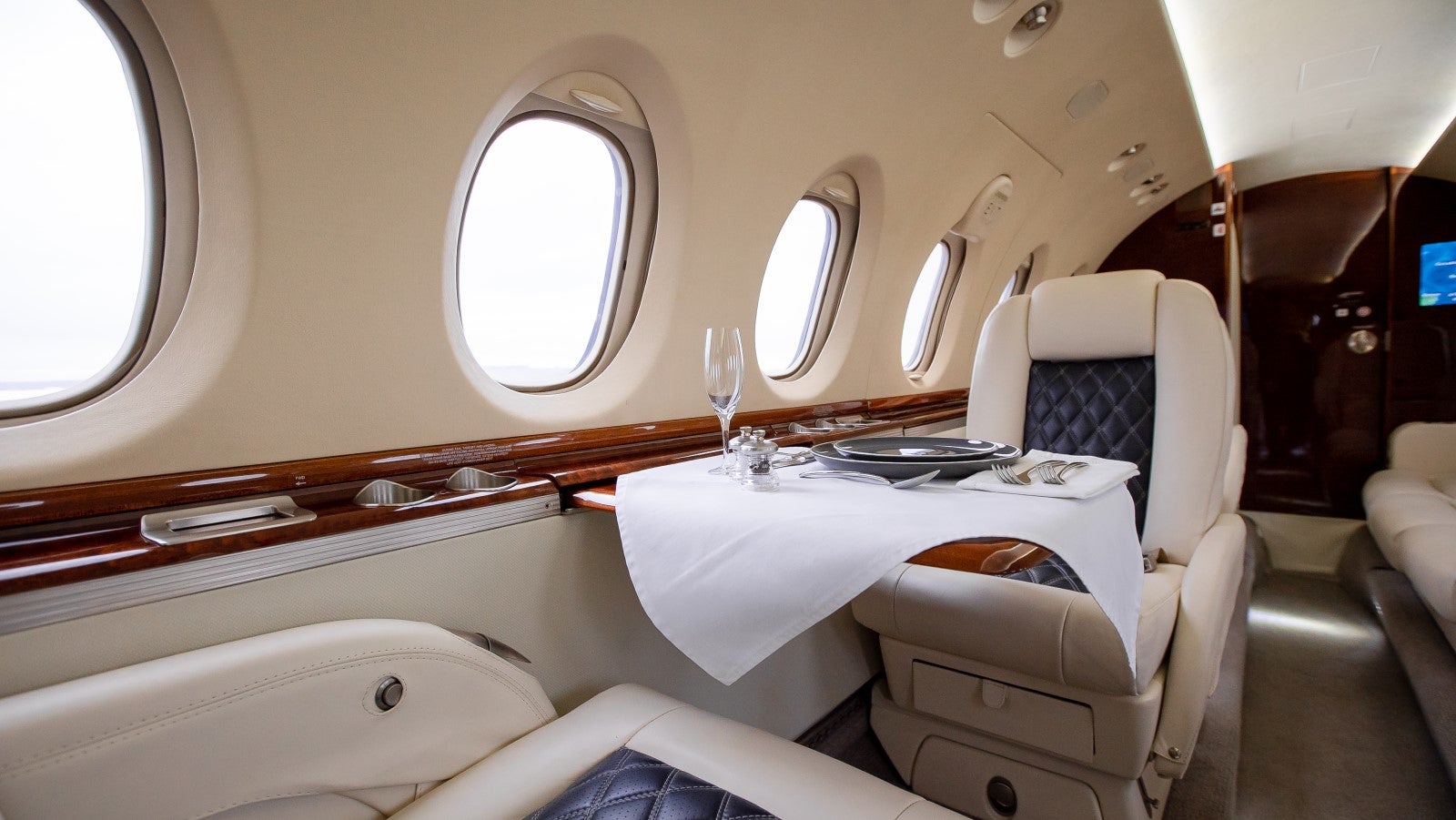 Hawker Beechcraft 750 Interior