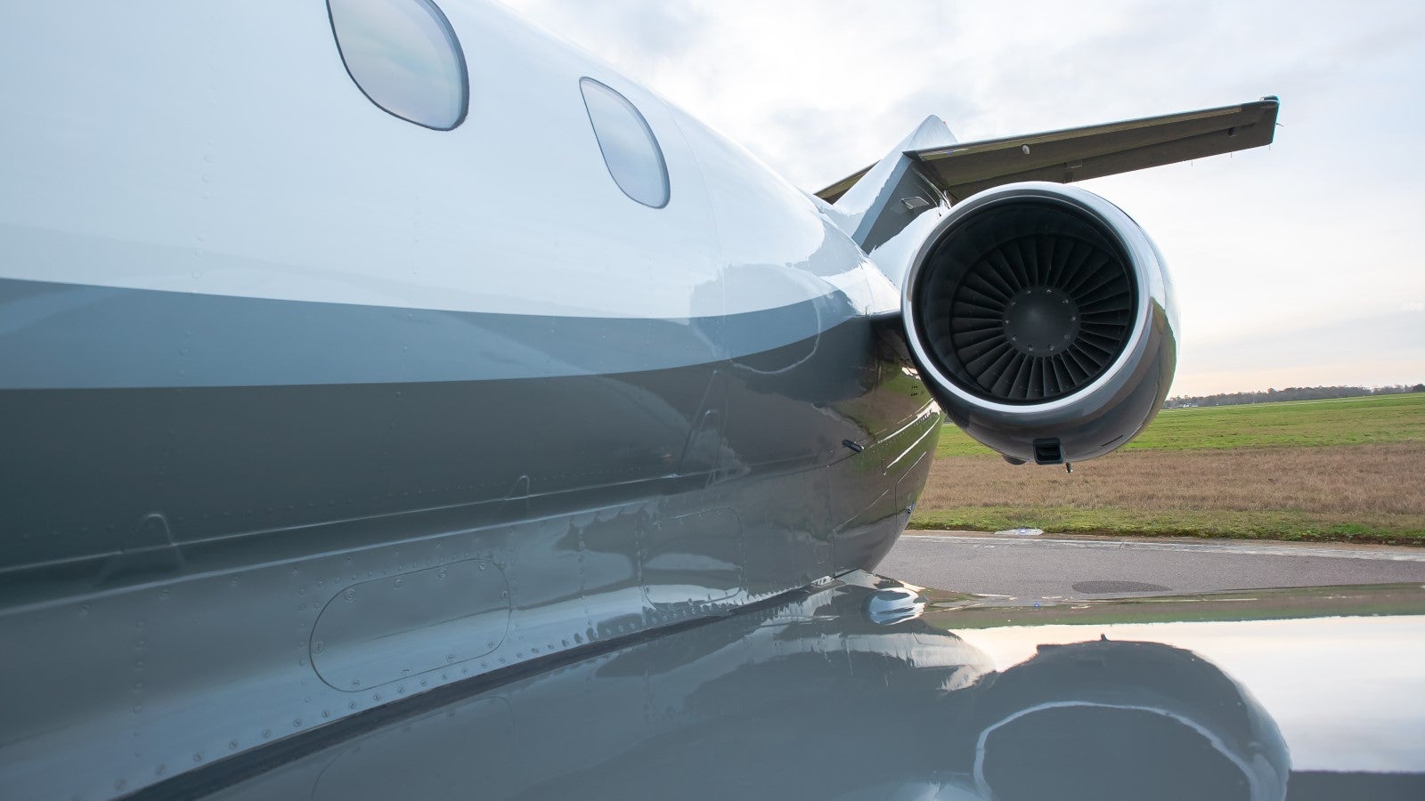 Hawker Beechcraft 750 Exterior