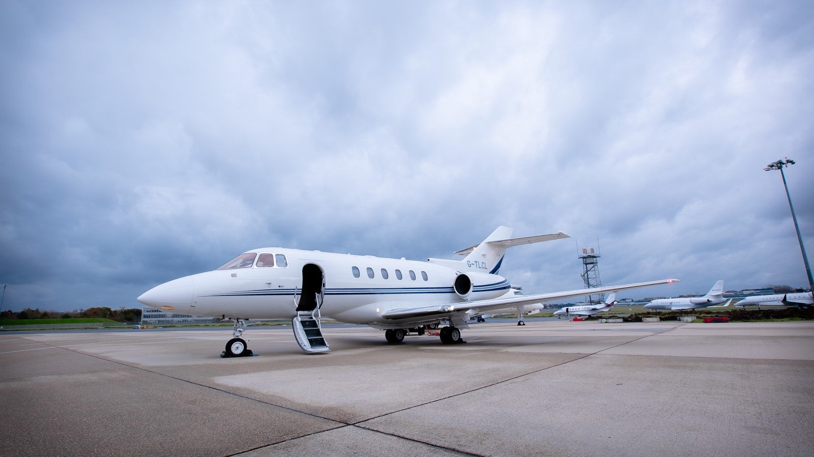 Hawker Beechcraft 800XPI Exterior