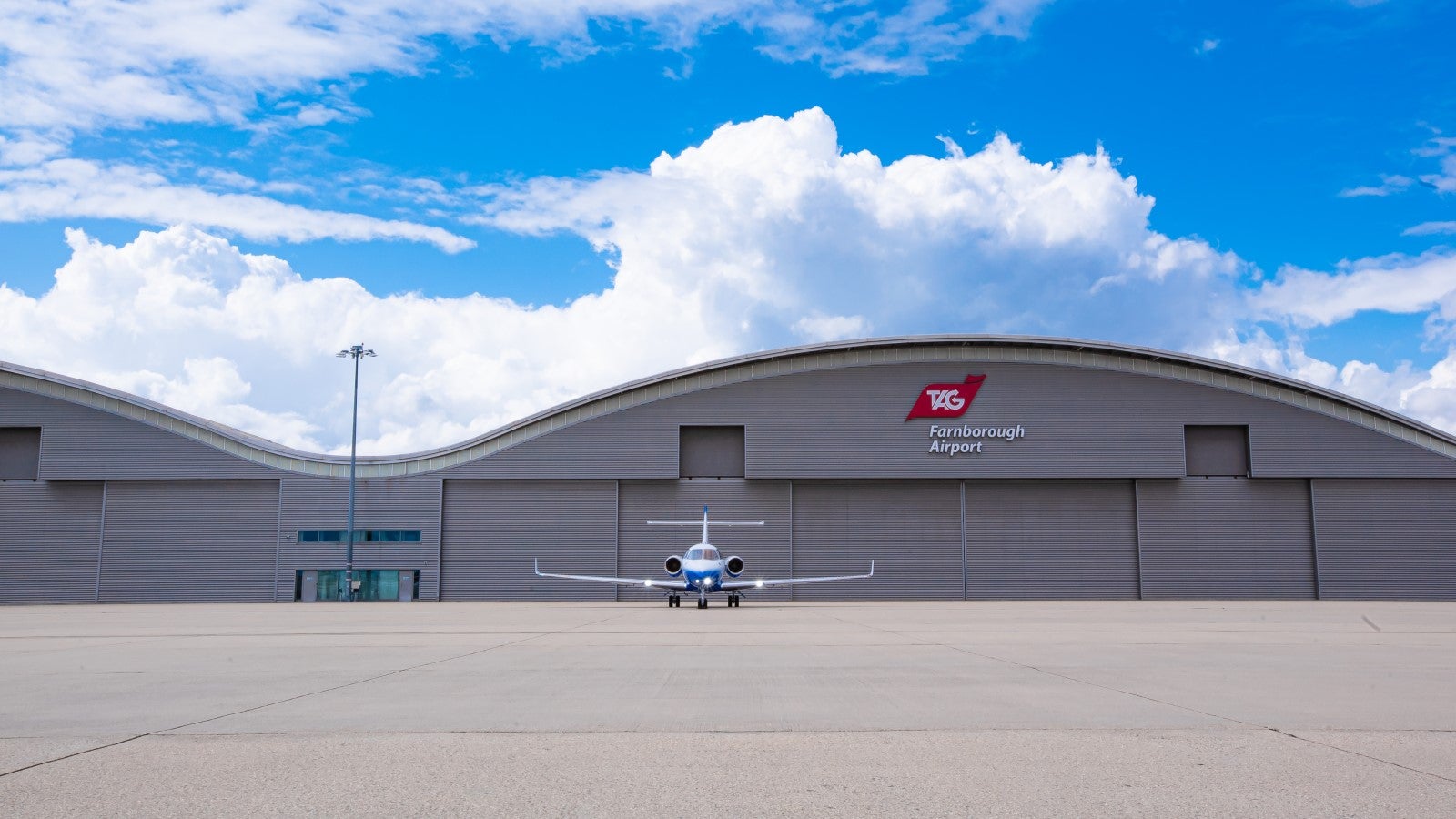 Hawker Beechcraft 900XP Exterior